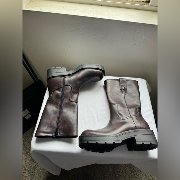 No Boundaries Women's Pull On Lug Sole Boots in Chocolate Brown. Size 8 NWT - Picture 6 of 8